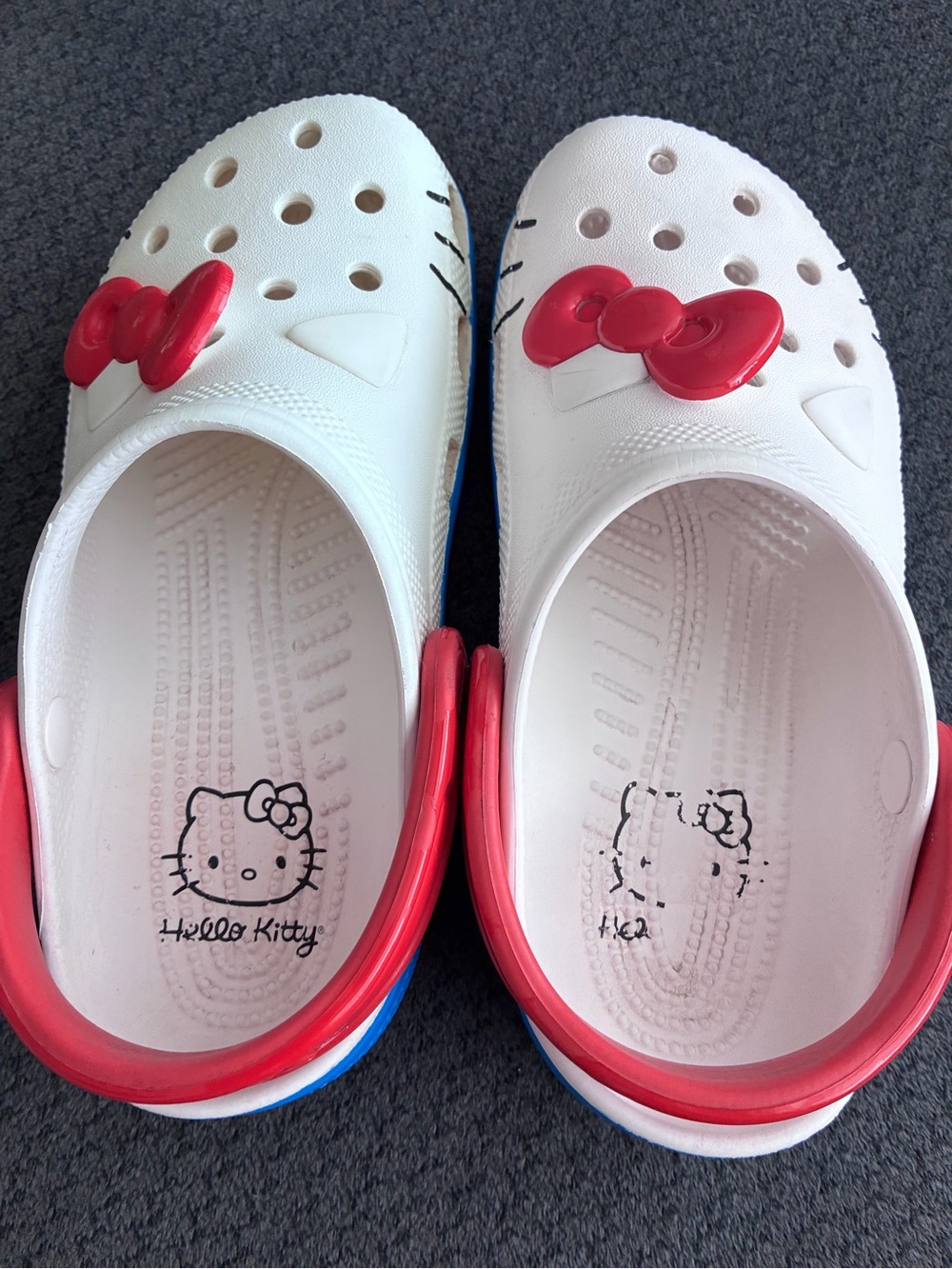 Crocs X Hello Kitty Adult Classic Clogs, Size 4M / 6W - Picture 8 of 9